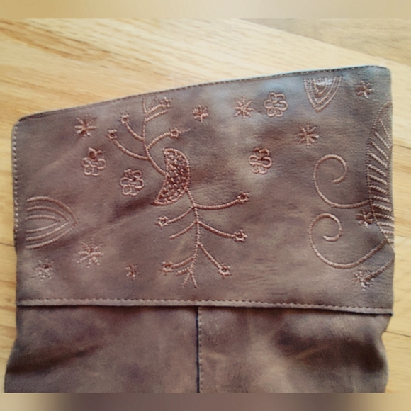 Madden Girl Brown Knee High Embroidered Boots Size 7.5 - Picture 3 of 5